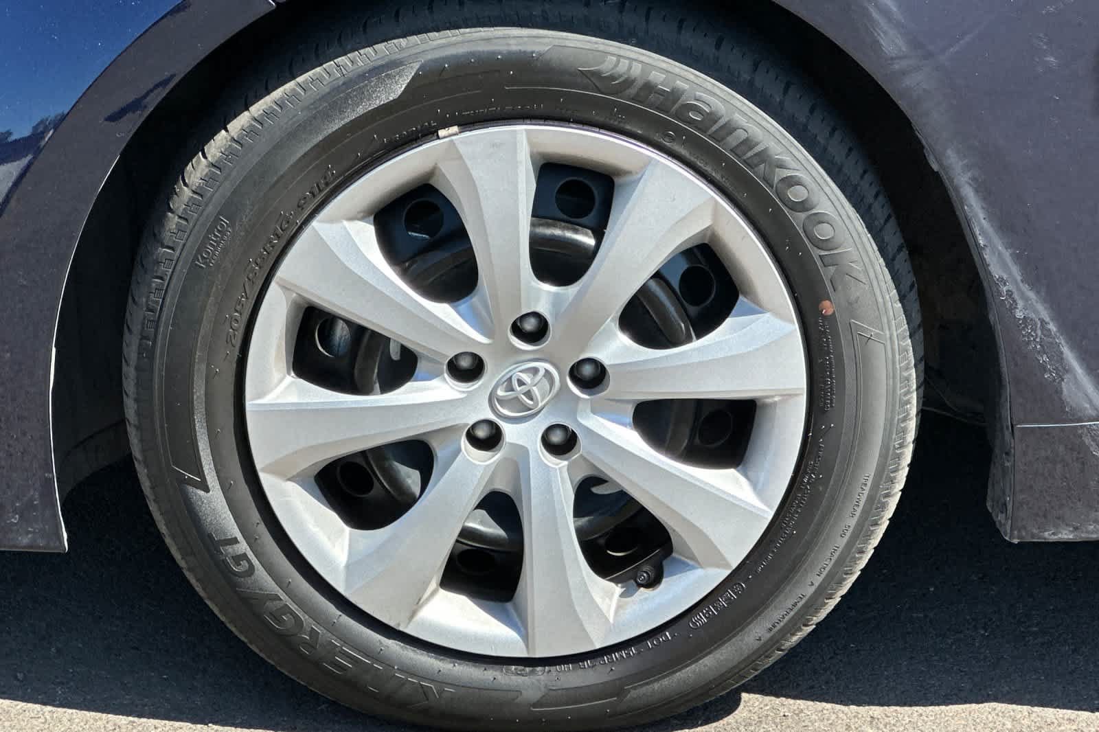 Used 2022 Toyota Corolla LE FWD image 24