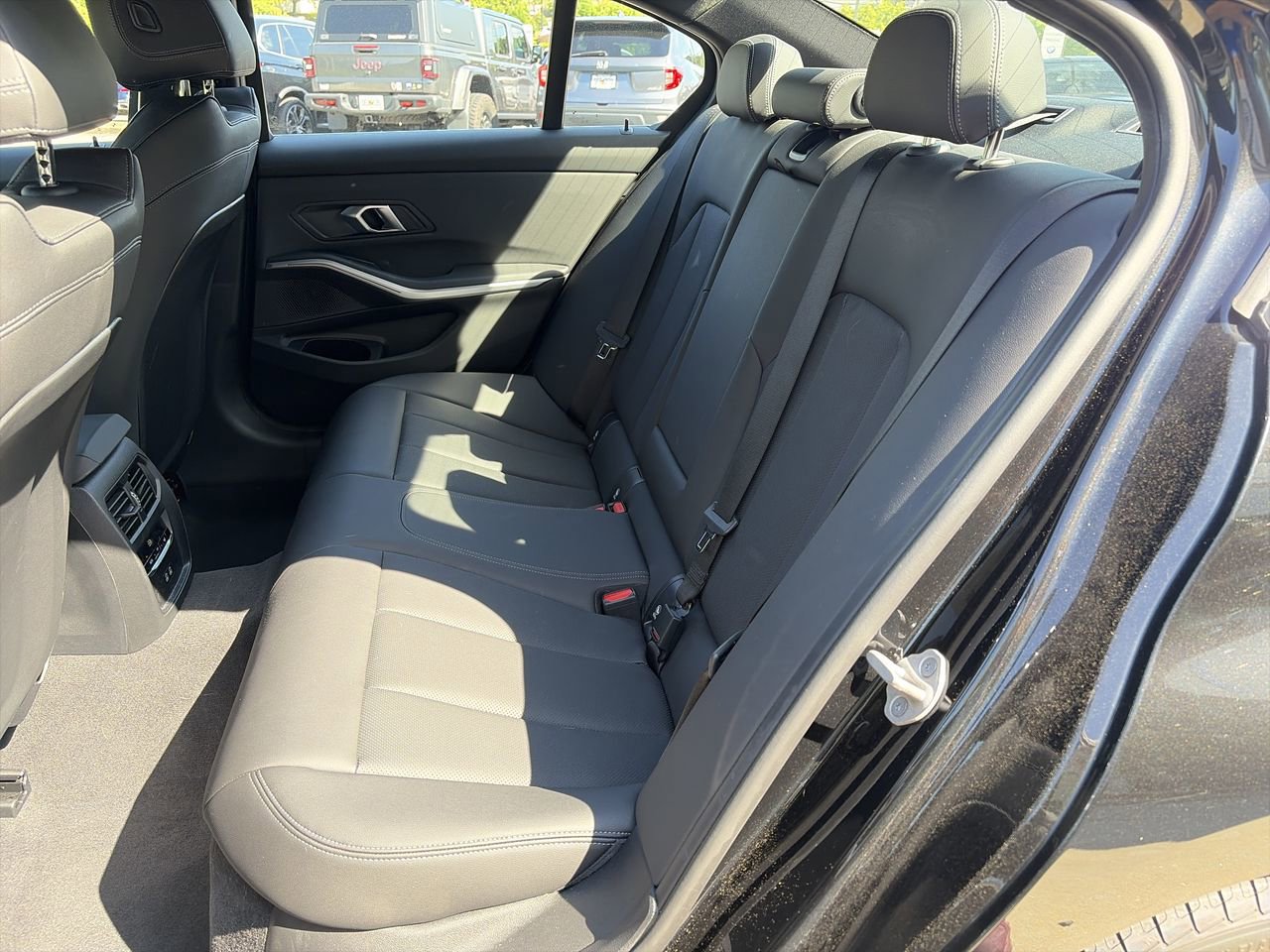 Certified 2025 BMW 330i Sedan RWD image 31