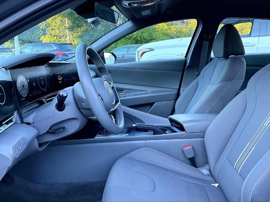 Used 2024 Hyundai Elantra SEL FWD image 4