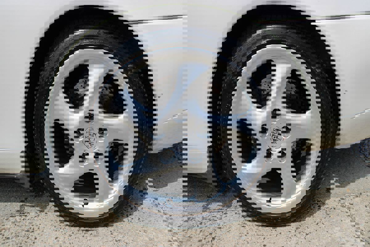 Used 2000 Porsche 911 Cabriolet image 38