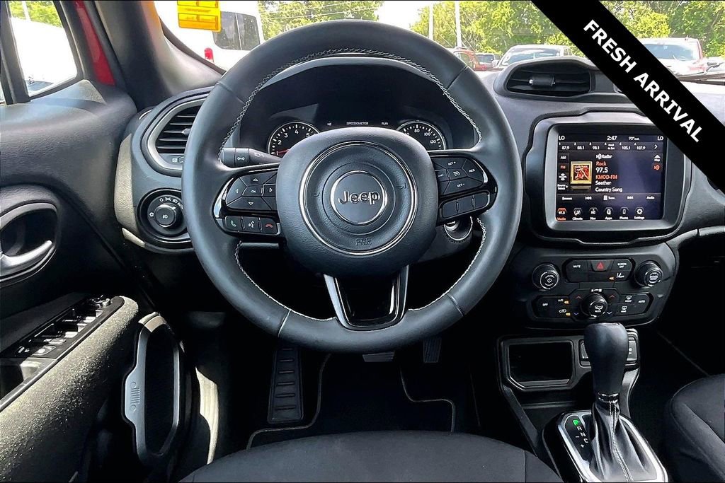 Used 2021 Jeep Renegade Latitude FWD image 8