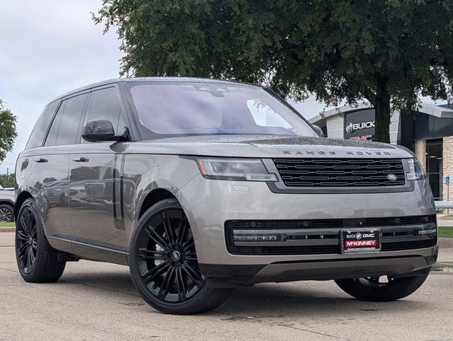 Used 2023 Land Rover Range Rover SE AWD/4WD image 2