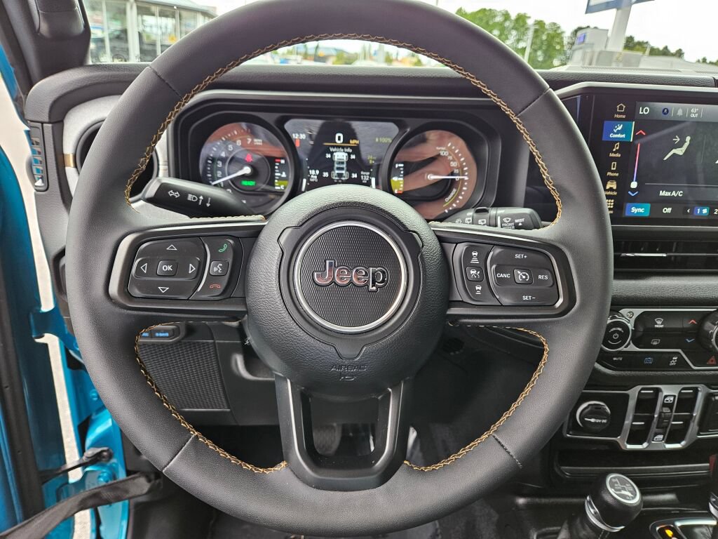 Used 2024 Jeep Wrangler Unlimited AWD/4WD image 21