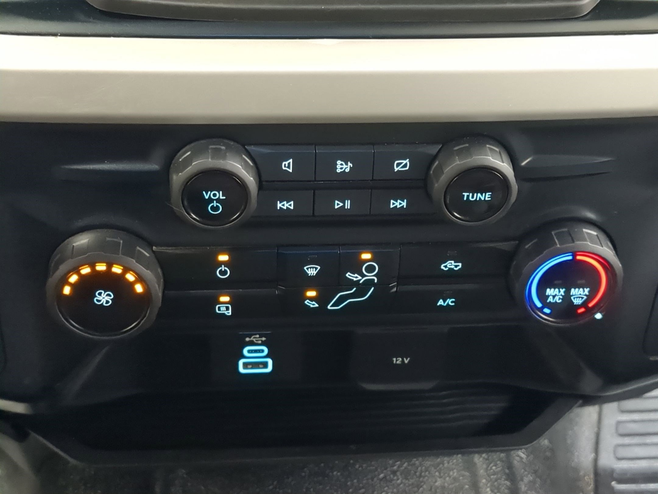 Certified 2023 Ford F350 XLT w/ 360-Degree Camera Package image 24