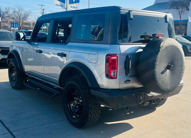 Used 2022 Ford Bronco Black Diamond image 5