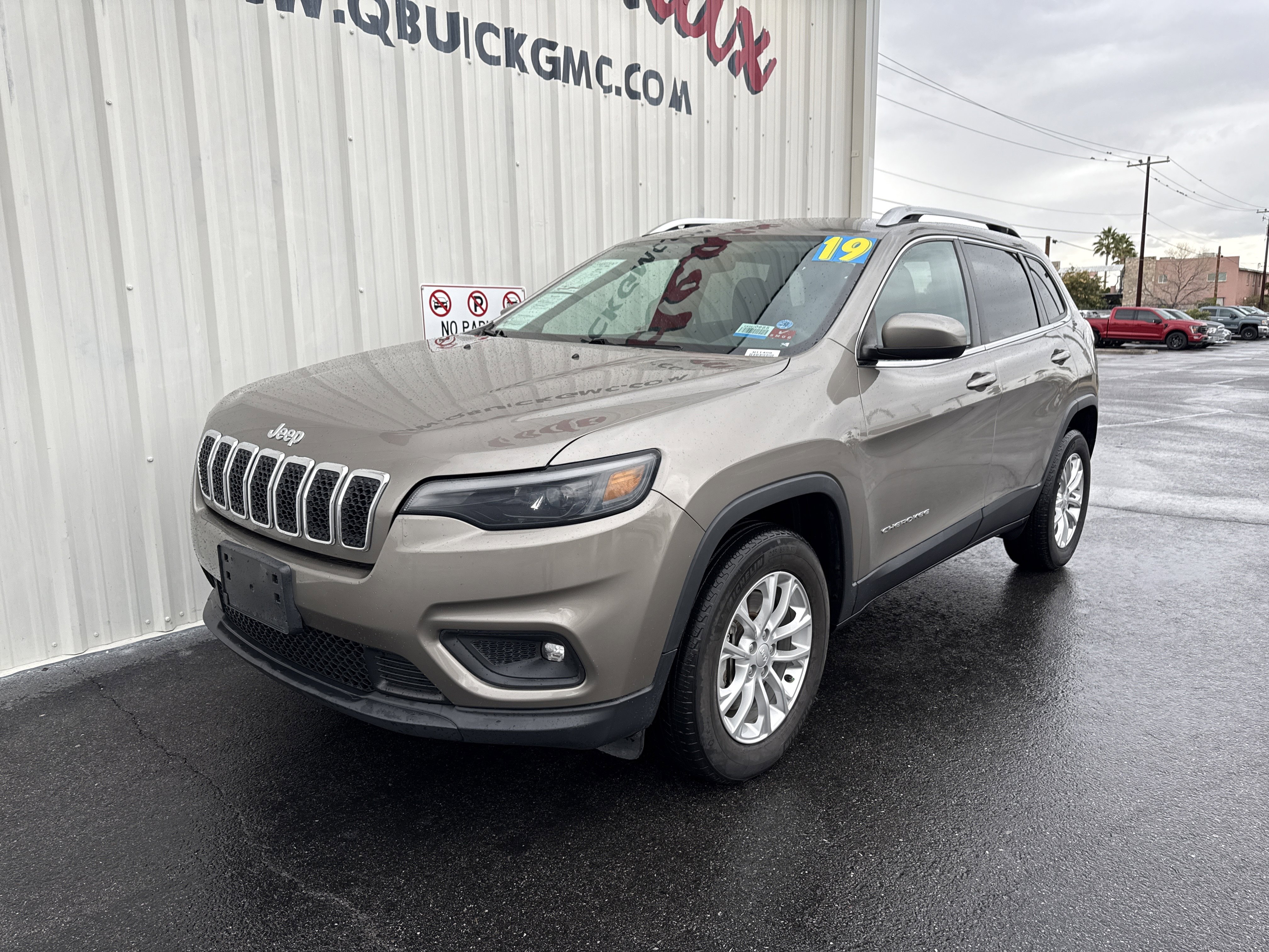 Used 2019 Jeep Cherokee Latitude w/ Popular Appearance Group image 7