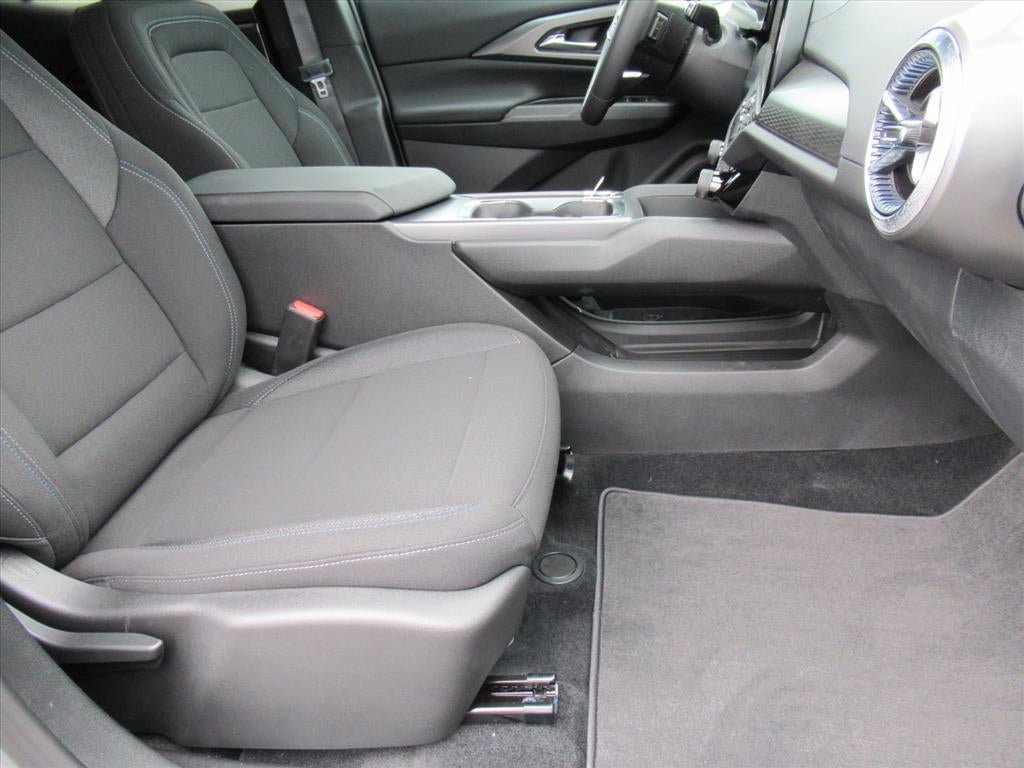 New 2026 Chevrolet Equinox EV LT image 10