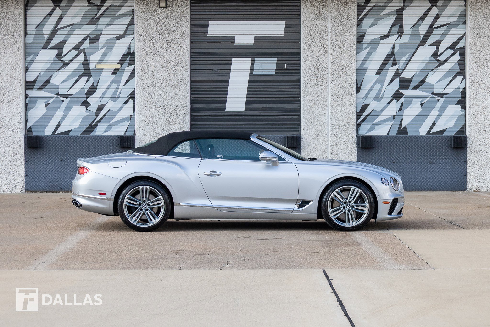 Used 2023 Bentley Continental GT V8 image 17