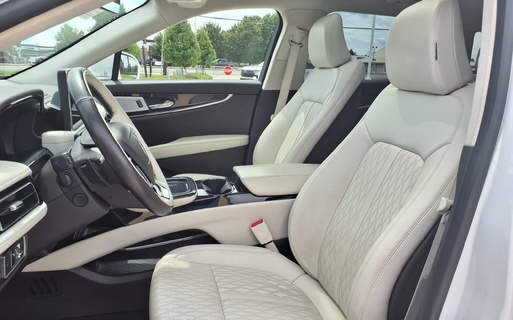 Used 2023 Lincoln Nautilus Black Label AWD/4WD image 12