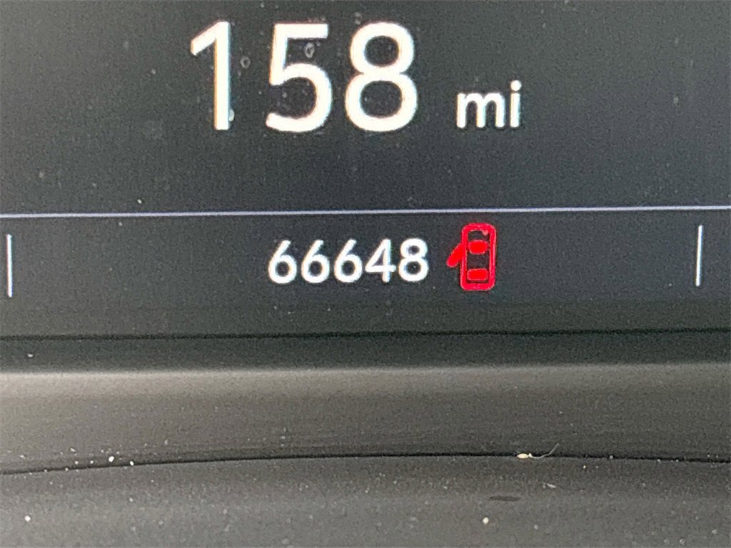 Used 2022 Cadillac XT4 Luxury w/ Cold Weather Package image 12