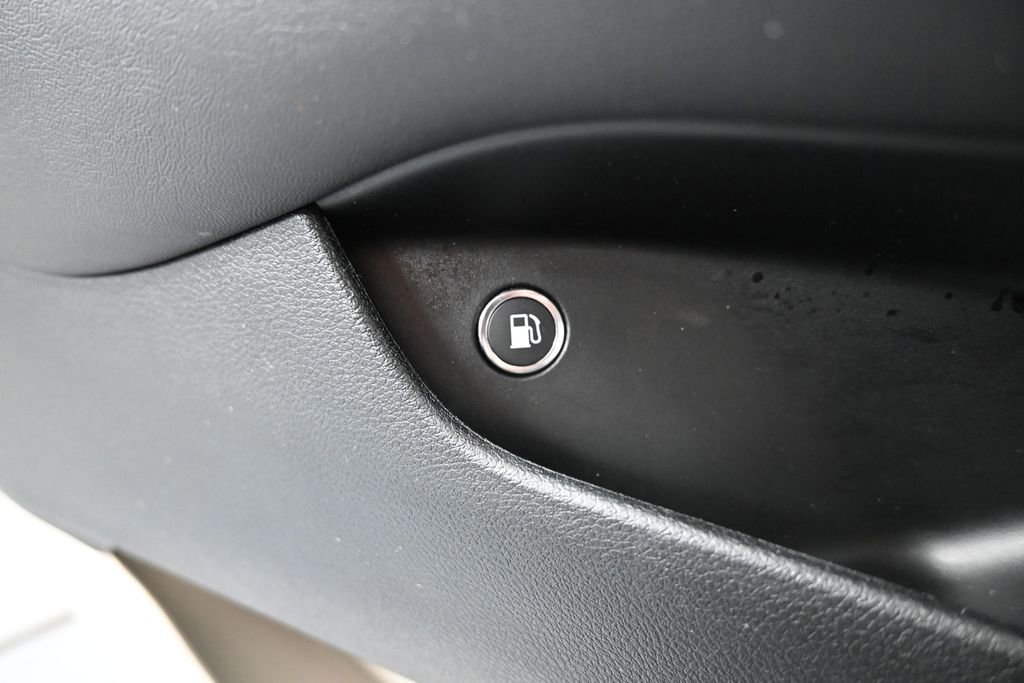 Used 2023 Chrysler Pacifica Limited FWD image 31