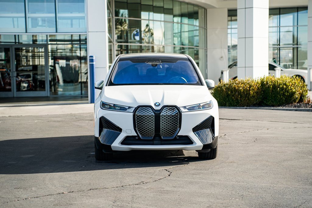Used 2025 BMW iX xDrive50 image 2