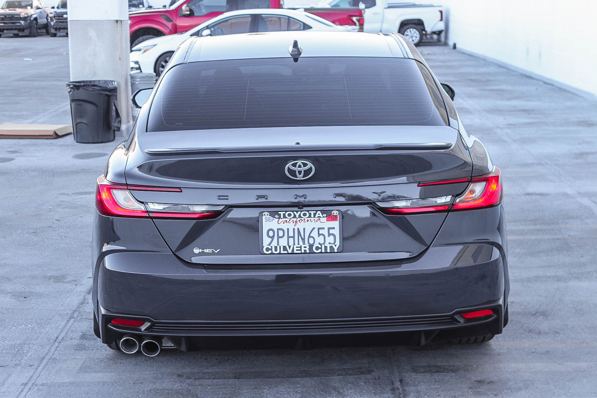 Used 2025 Toyota Camry SE image 8