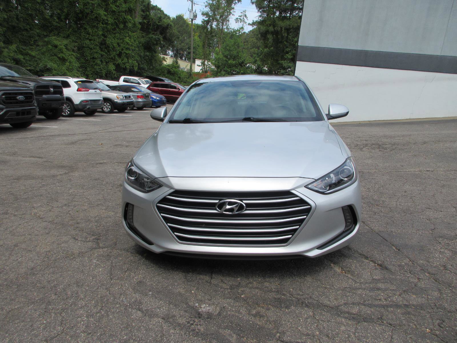 Used 2018 Hyundai Elantra Value Edition w/ Cargo Package FWD image 2
