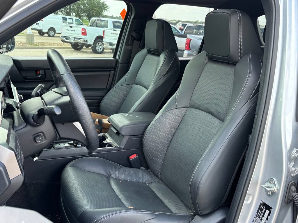 Used 2025 Toyota 4Runner TRD Off-Road Premium AWD/4WD image 7