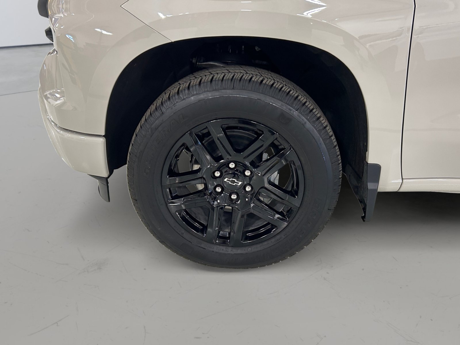 Used 2026 Chevrolet Silverado 1500 Custom RWD image 9