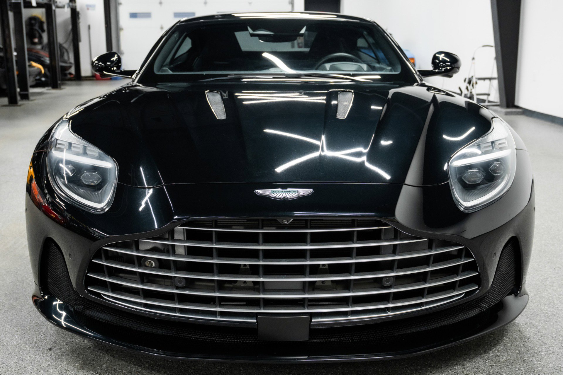 Used 2024 Aston Martin DB12 Coupe image 4