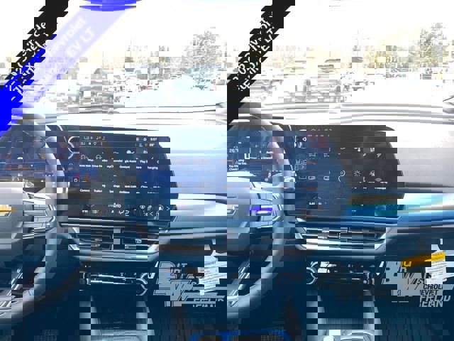 New 2026 Chevrolet Equinox EV LT image 18