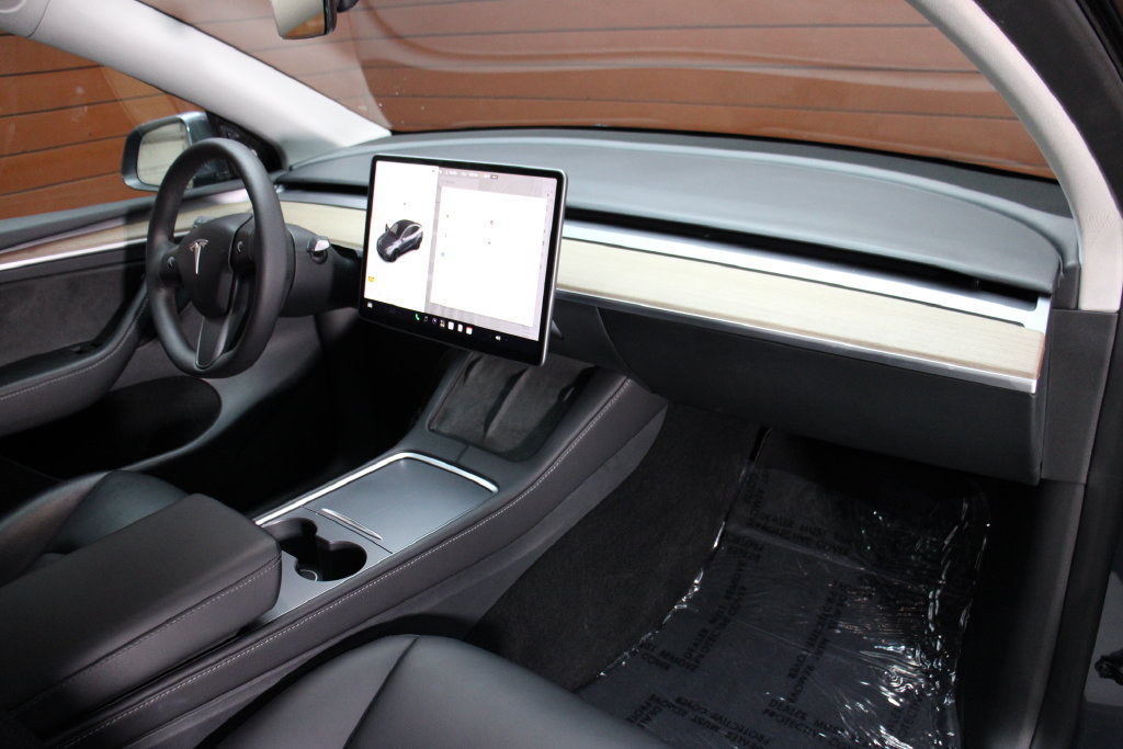 Used 2023 Tesla Model Y Performance AWD/4WD image 8