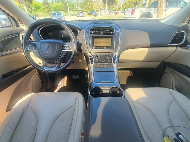 Used 2019 Lincoln Nautilus Select FWD image 11