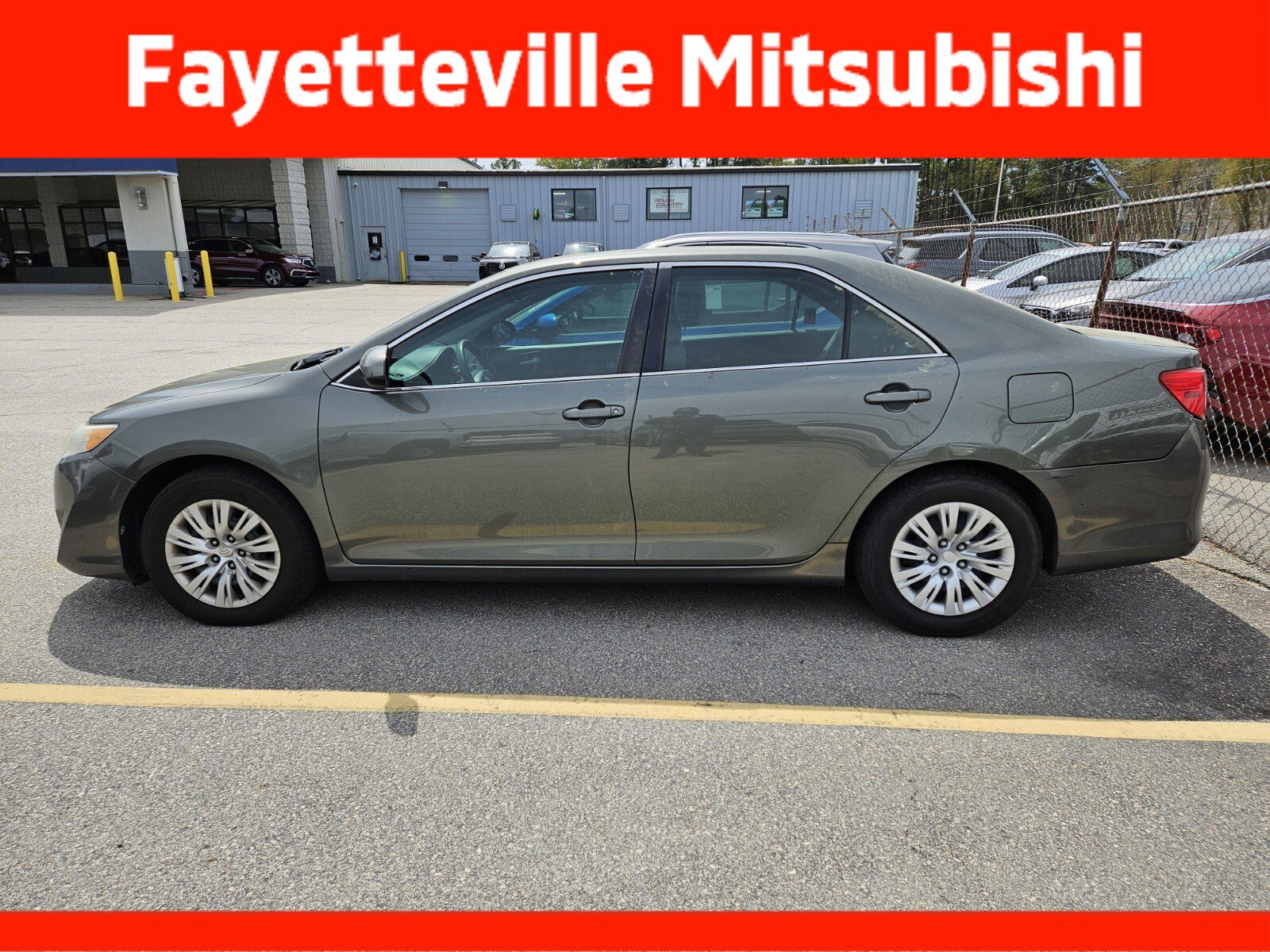 Used 2013 Toyota Camry L image 6