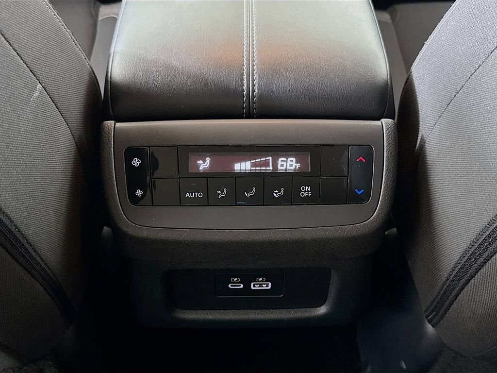 Used 2024 Nissan Pathfinder SV FWD image 24