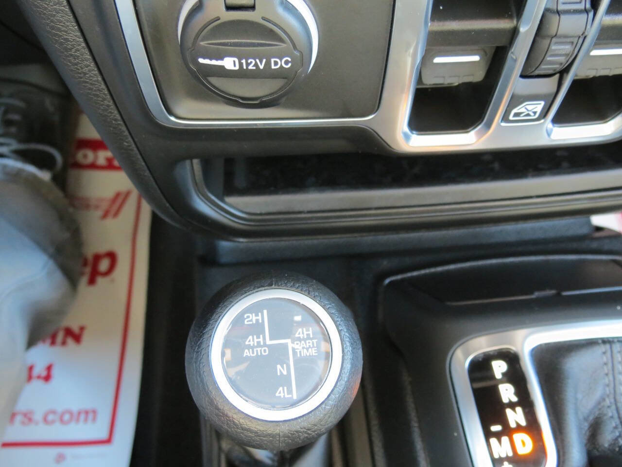 Used 2025 Jeep Wrangler Unlimited Sahara image 14