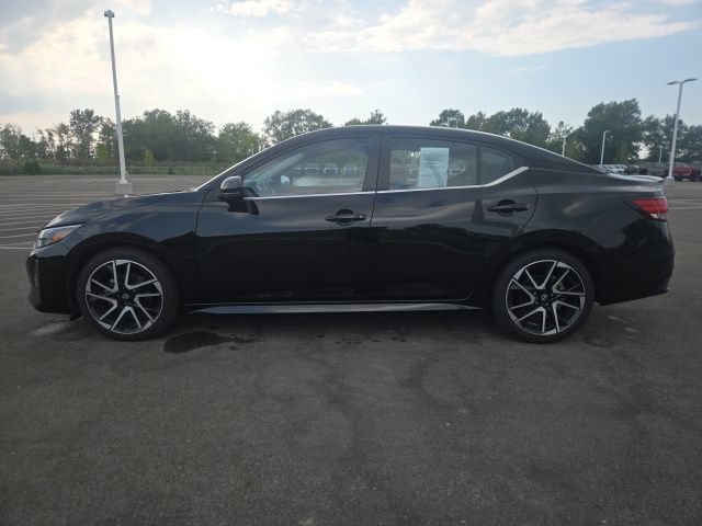 Used 2025 Nissan Sentra SR FWD image 11