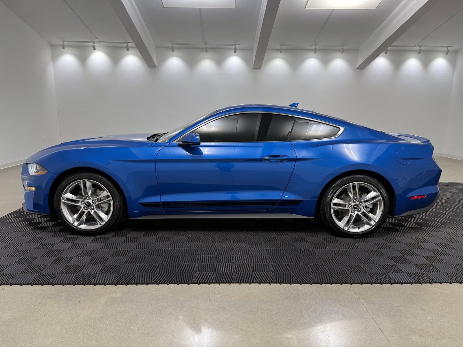 Used 2021 Ford Mustang Premium w/ Pony Package image 5