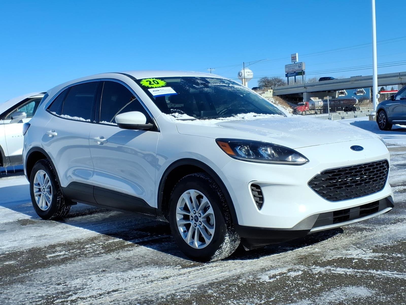 Used 2020 Ford Escape SE image 3