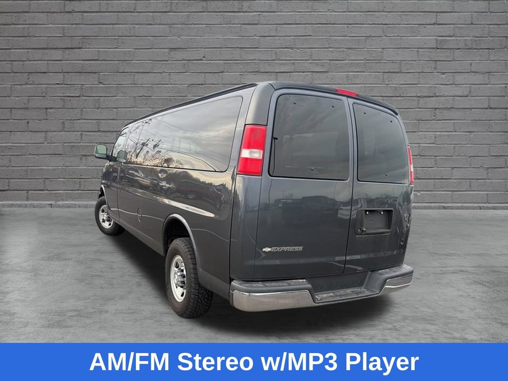 Used 2017 Chevrolet Express 3500 LT w/ LT Preferred Equipment Group RWD image 6