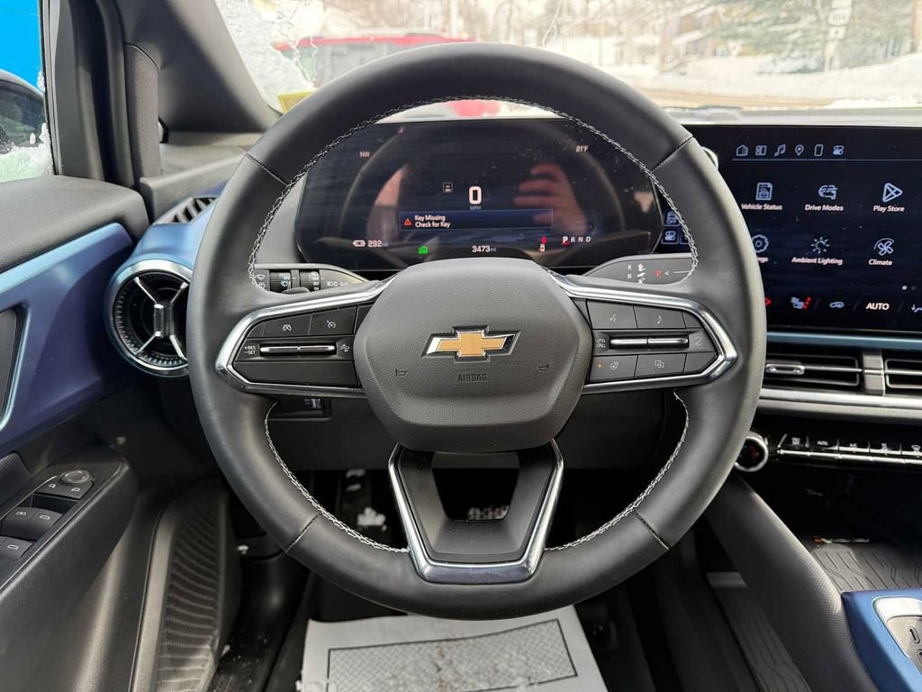 Used 2025 Chevrolet Equinox EV LT w/ Convenience Package image 39