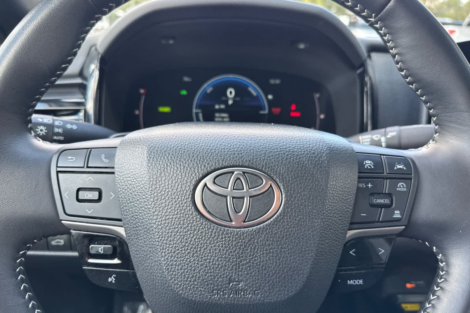 Used 2025 Toyota Camry SE FWD image 22