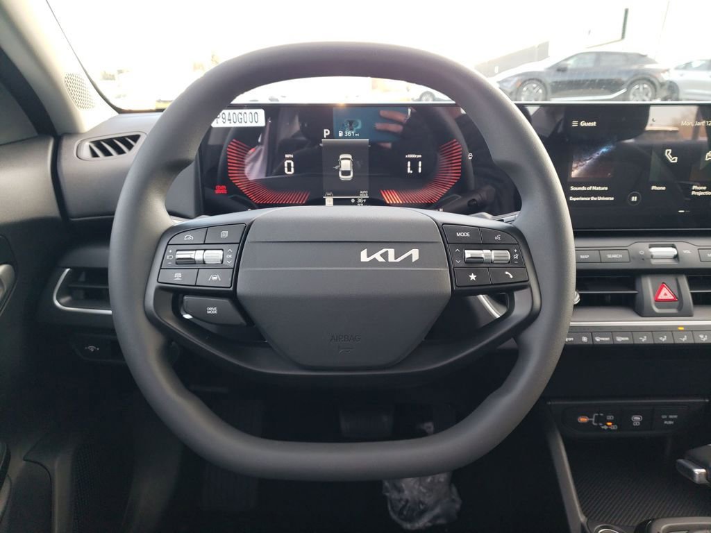 New 2025 Kia K4 LXS image 11