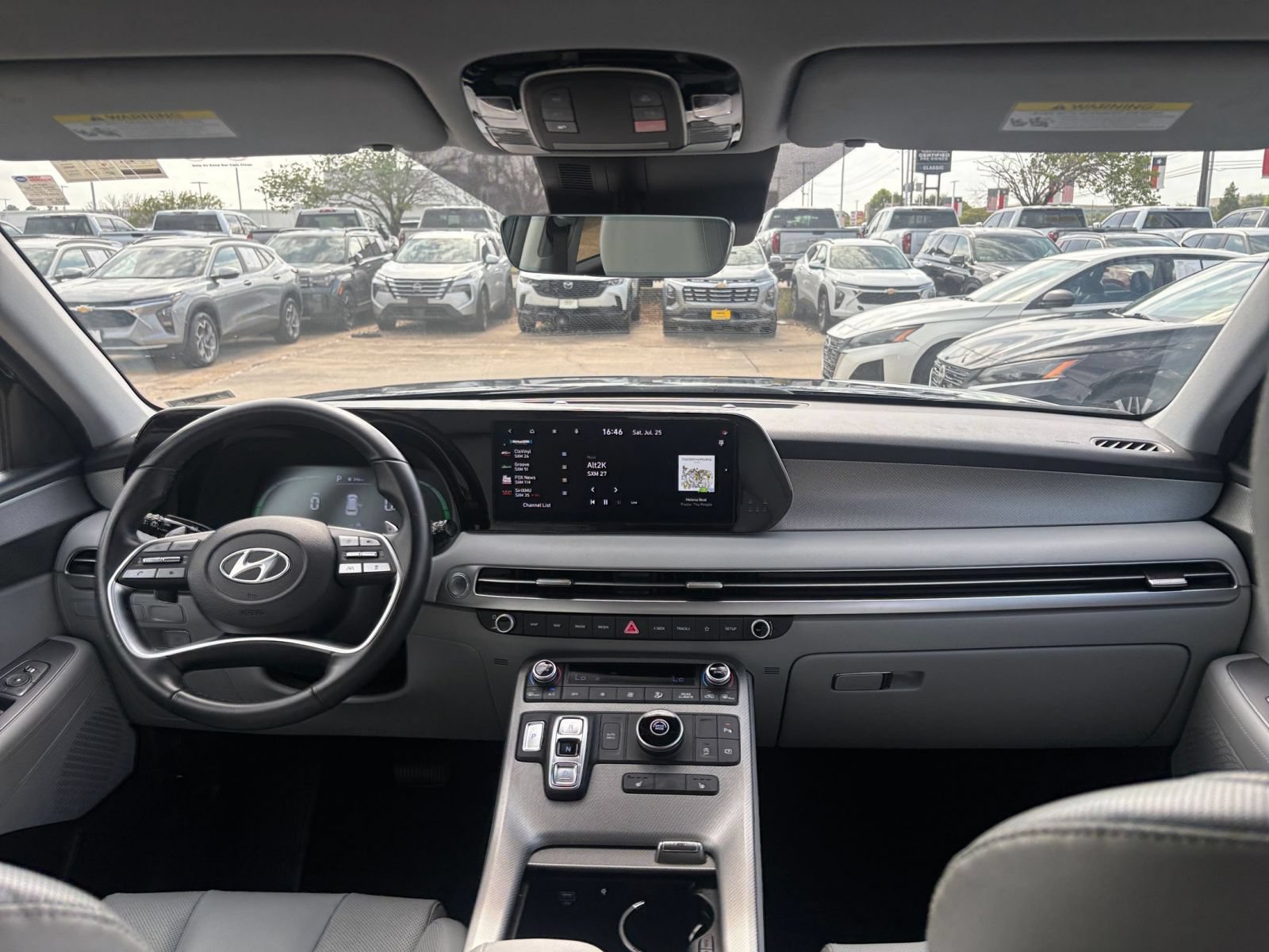 Used 2024 Hyundai Palisade SEL FWD image 32