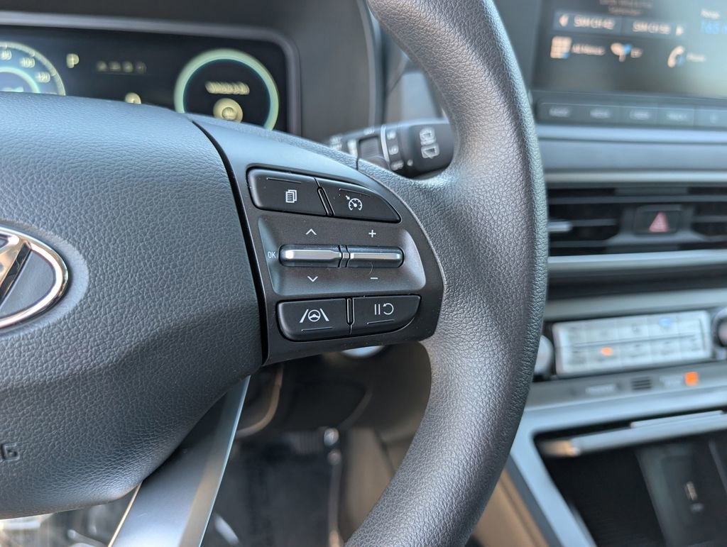 Used 2023 Hyundai Kona SE w/ Cargo Package image 23