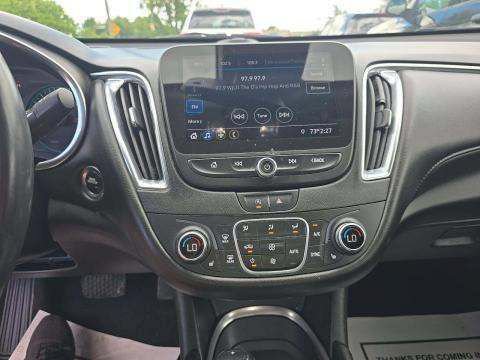 Used 2020 Chevrolet Malibu LT w/ Leather Package FWD image 5