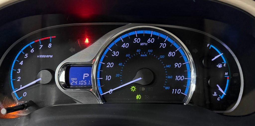 Used 2014 Toyota Sienna XLE image 17