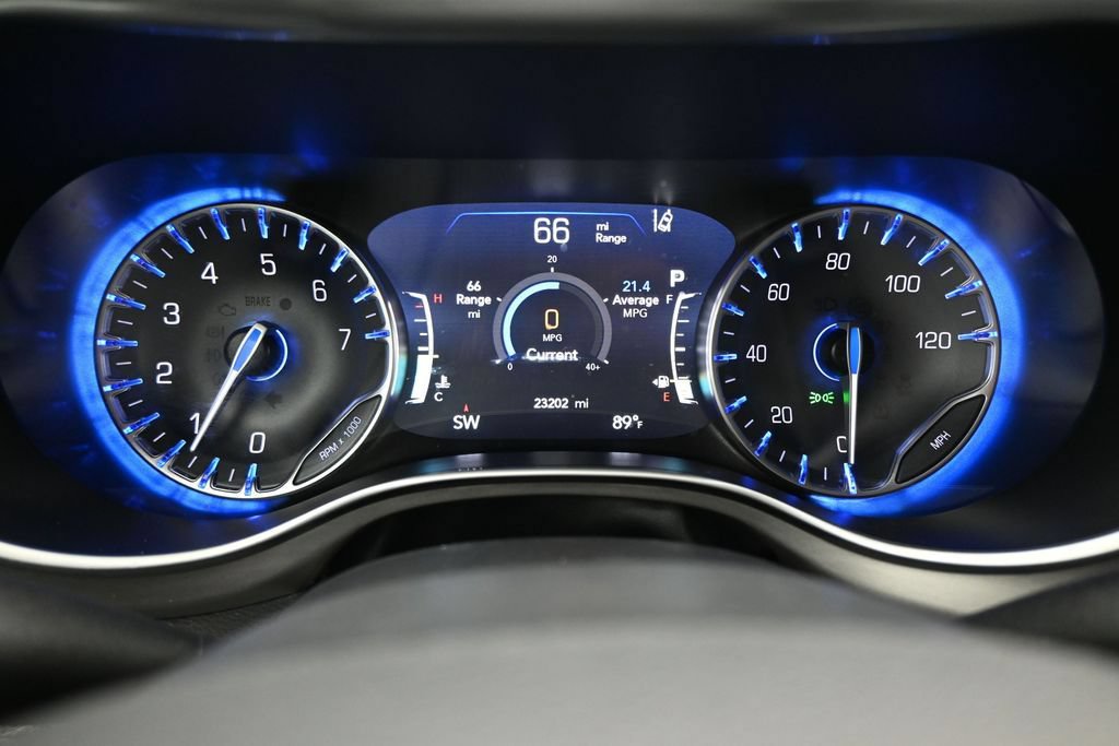 Used 2024 Chrysler Pacifica Limited w/ Uconnect Theater Family Group AWD/4WD image 16
