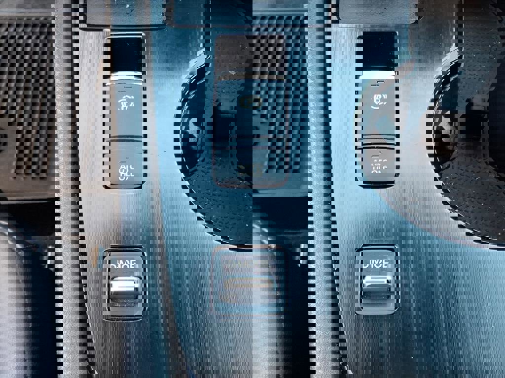 Used 2023 Nissan Rogue SV w/ SV Premium Package image 16