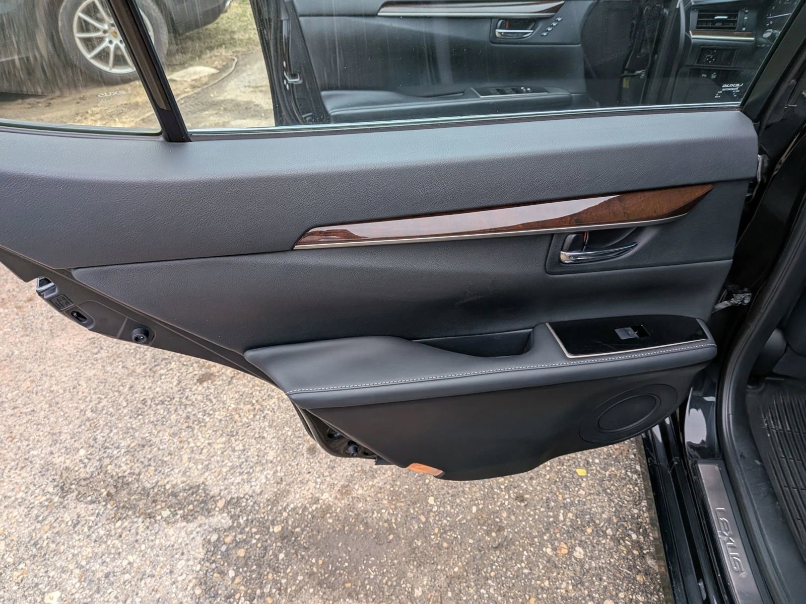 Used 2016 Lexus ES 350 w/ Premium Package w/Wood Trim image 23