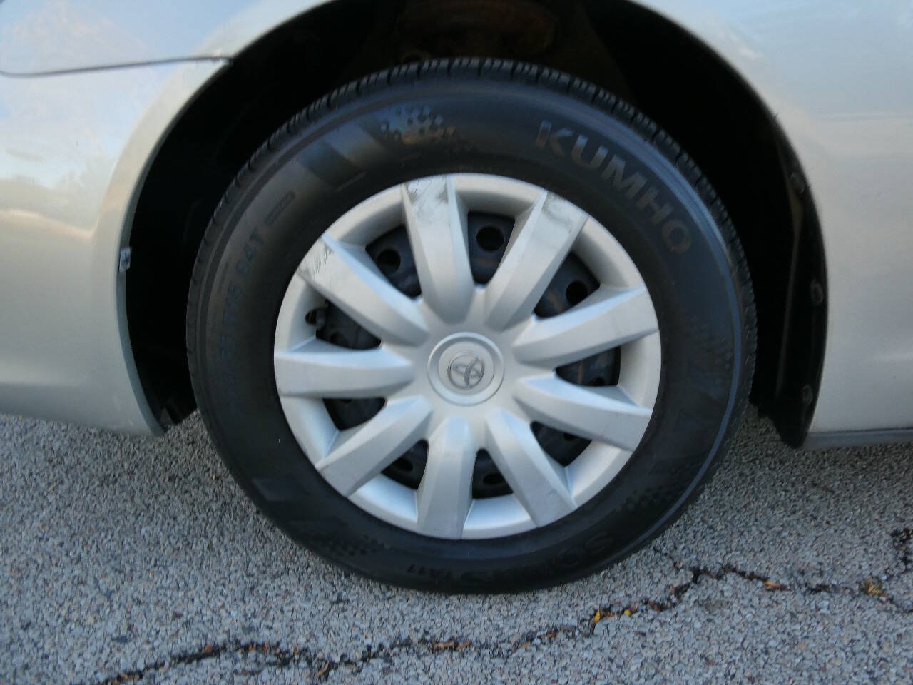 Used 2005 Toyota Camry LE FWD image 29