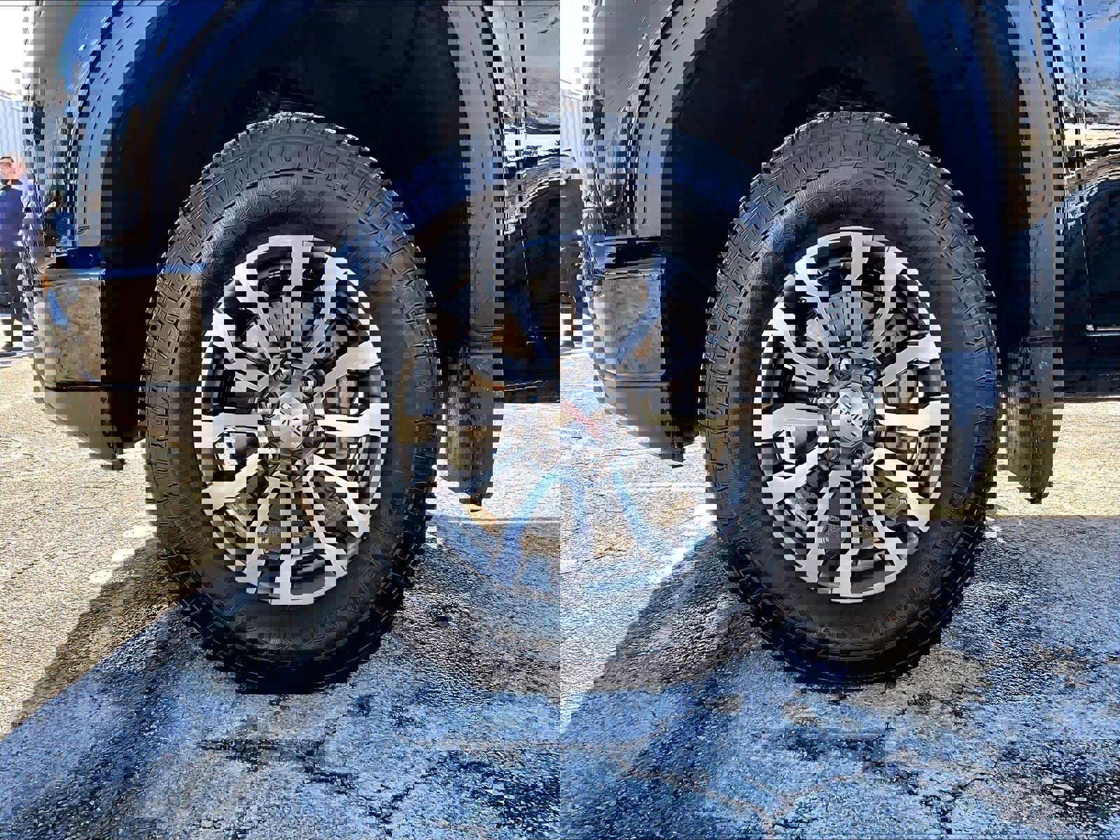 Used 2023 GMC Sierra 1500 AT4 w/ Technology Package image 7