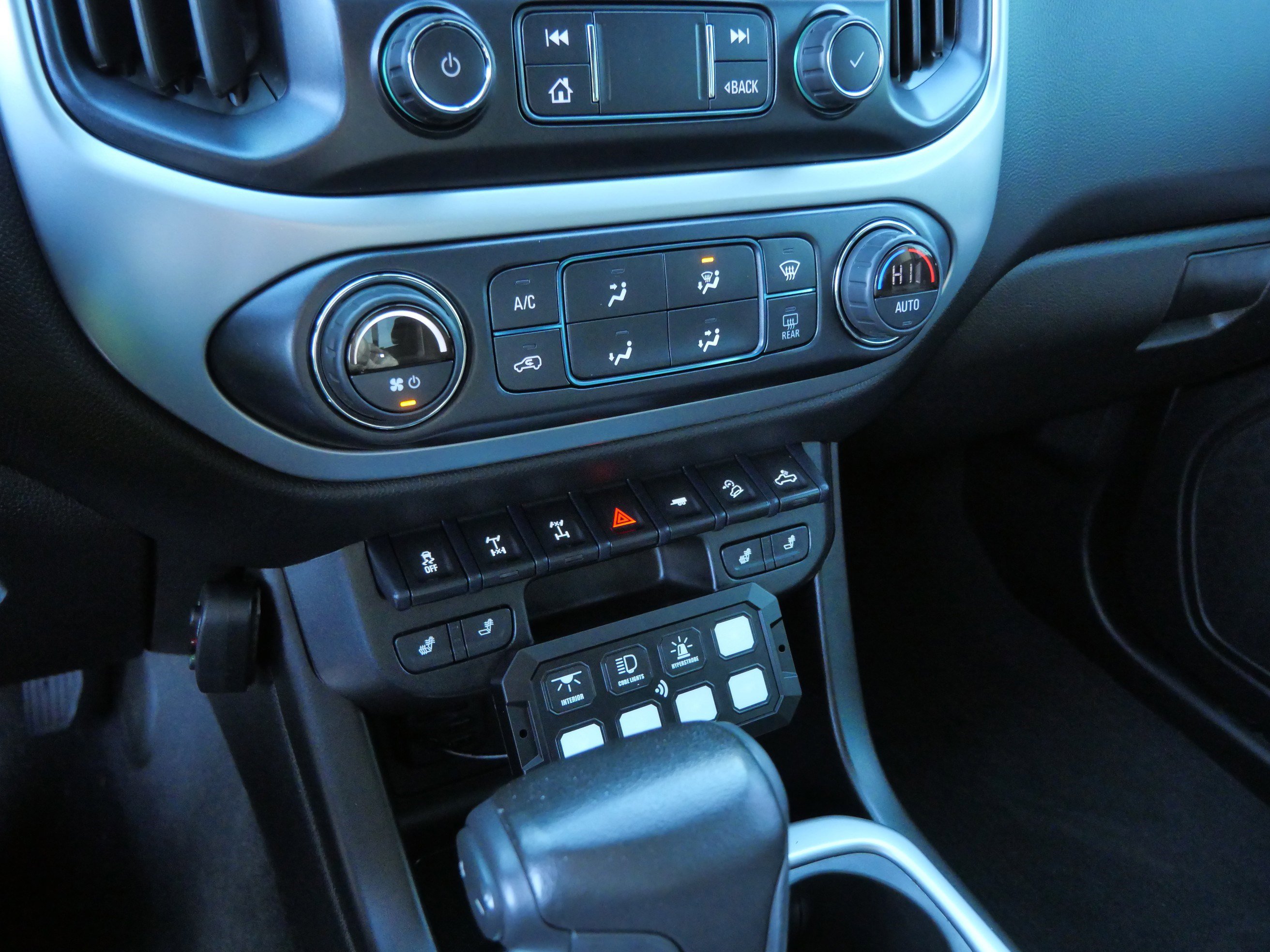 Used 2021 Chevrolet Colorado ZR2 w/ ZR2 Dusk Special Edition image 23