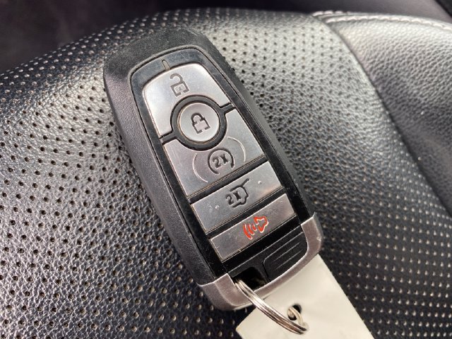 Used 2022 Ford Escape Titanium AWD/4WD image 25