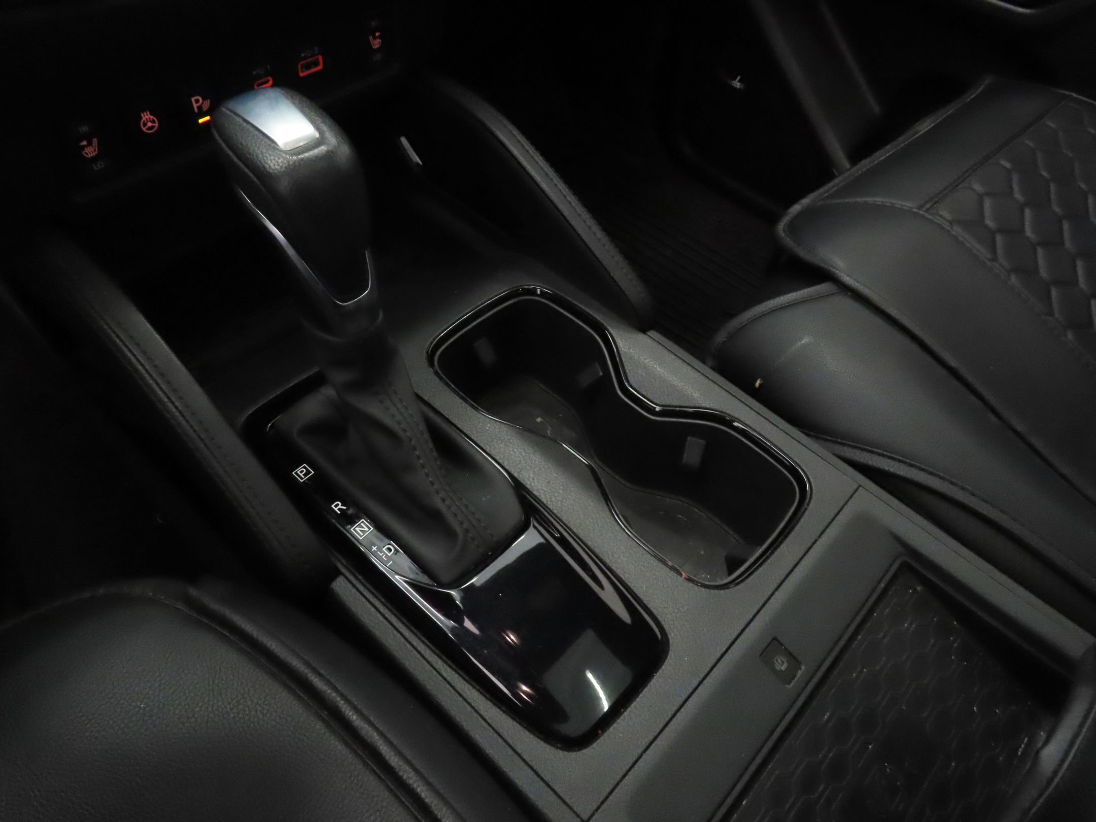 Used 2022 Nissan Frontier PRO-4X w/ Pro-4X Premium Package image 18