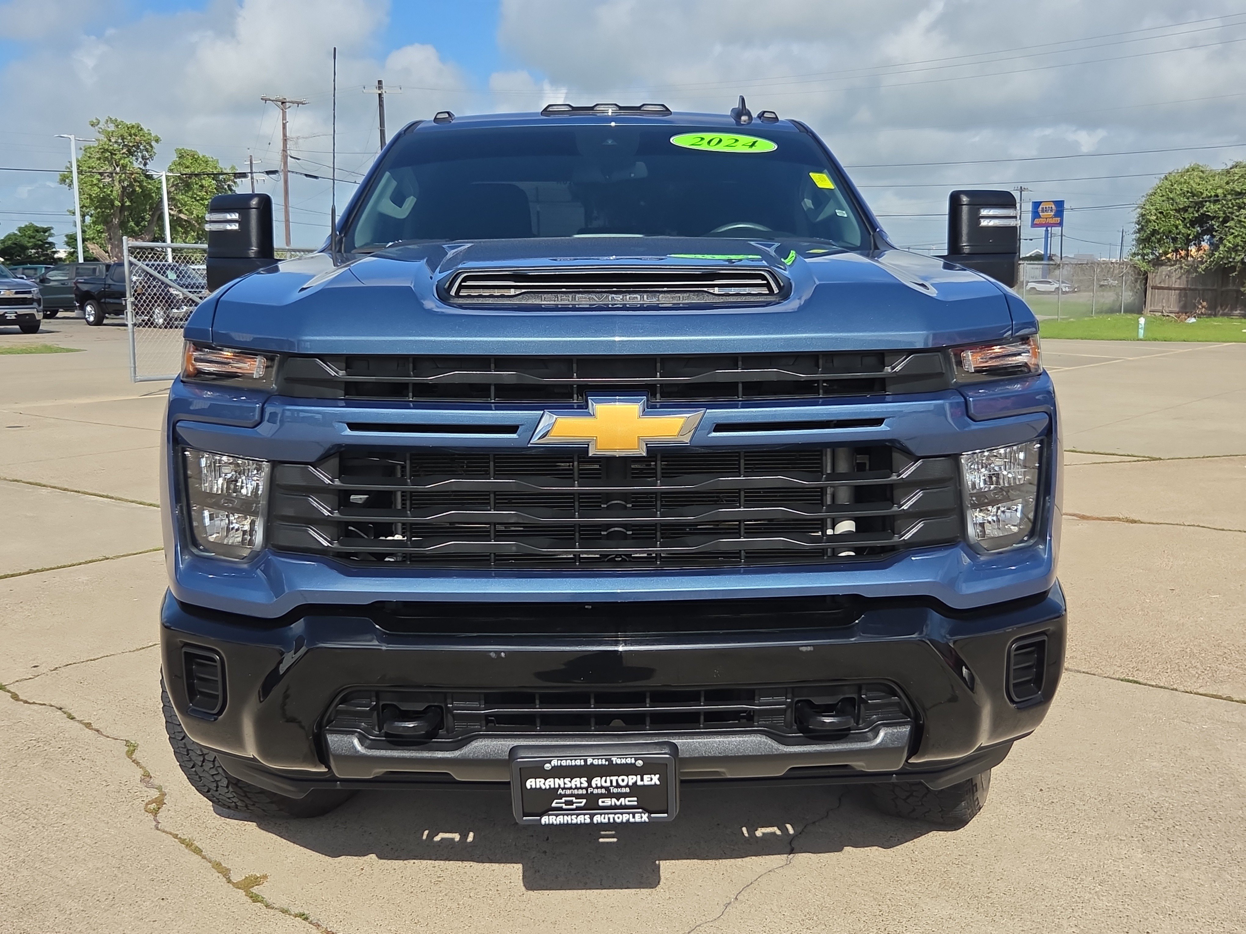 Used 2024 Chevrolet Silverado 2500 Custom w/ Custom Value Package AWD/4WD image 2