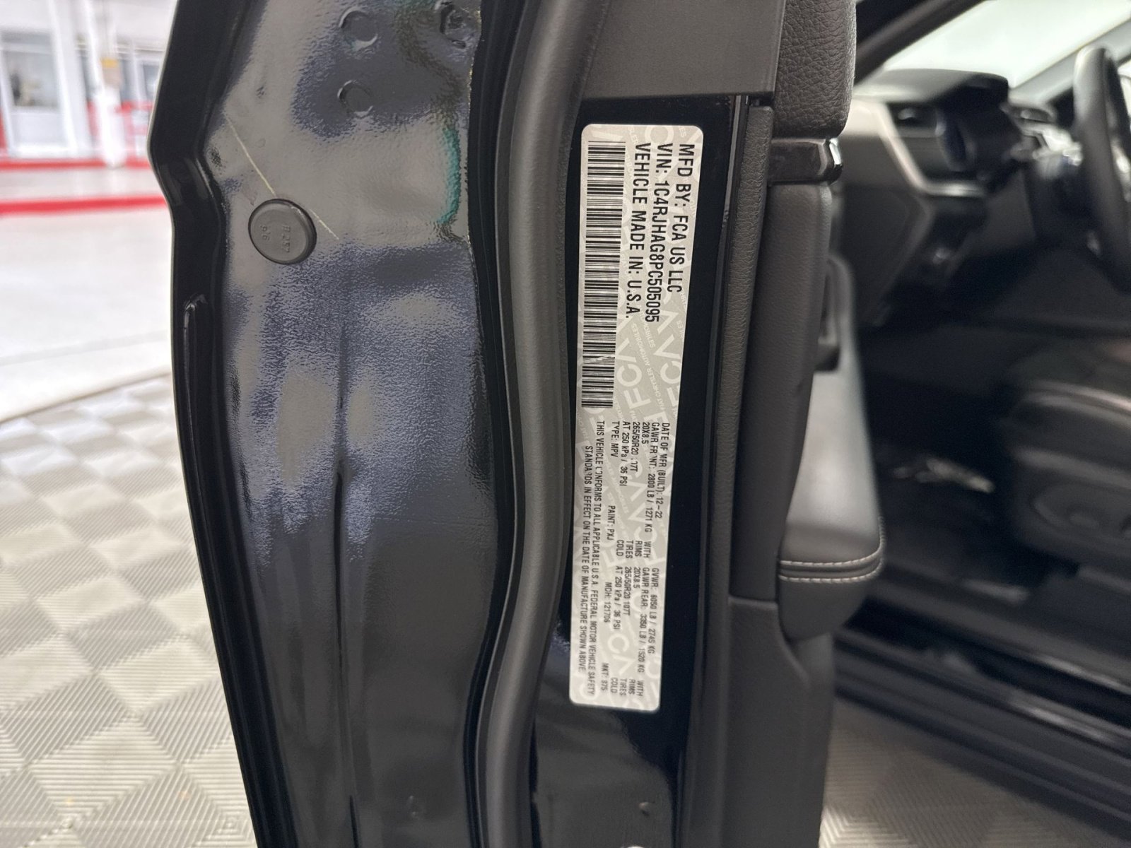 Used 2023 Jeep Grand Cherokee Altitude AWD/4WD image 28