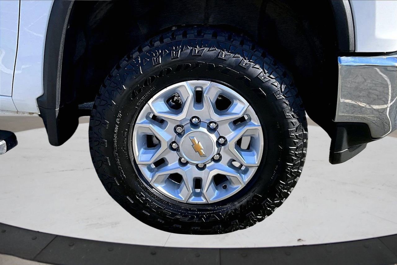 Used 2022 Chevrolet Silverado 2500 LT w/ Convenience Package image 31