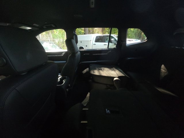 Used 2026 GMC Acadia Elevation w/ Elevation Premium Package FWD image 11